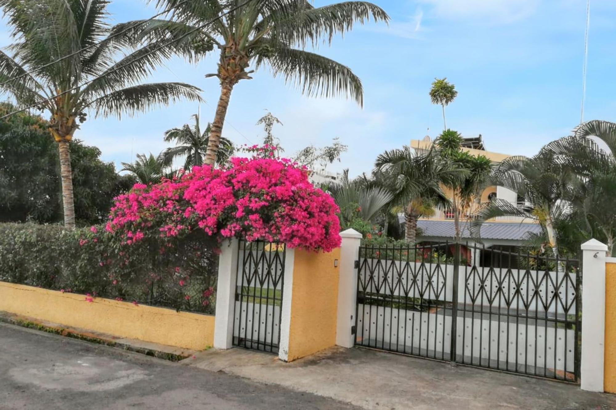 Charming Studio In Flic En Flac With Enclosed Garden 25M² ภายนอก รูปภาพ