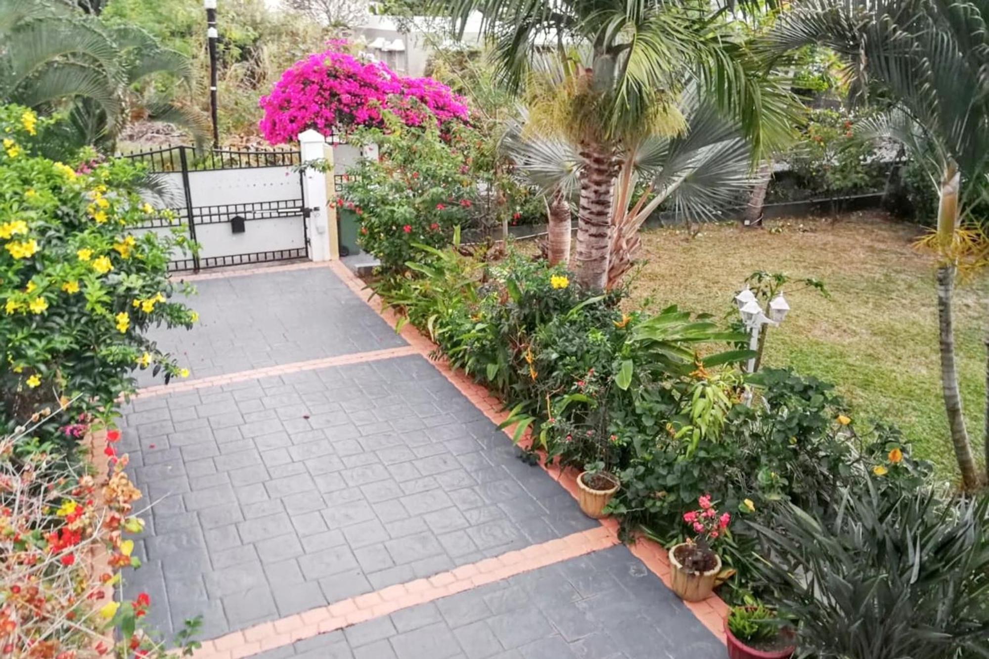 Charming Studio In Flic En Flac With Enclosed Garden 25M² ภายนอก รูปภาพ